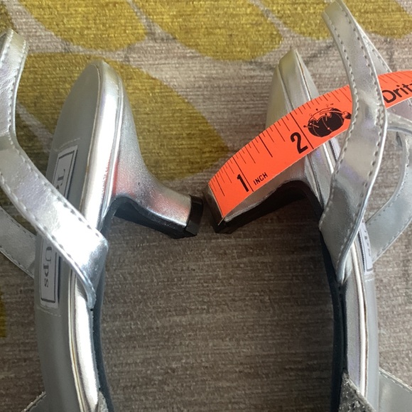 Touch Ups Sandals by Benjamin Walk - Picture 3 of 8